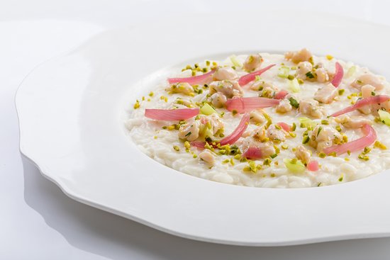 Antico Arco signature dishes Risotto with Snapper Ceviche
Carbonara Con Spaghetti "Mancini" E Tartufo Nero
Salmone Loch Fyne, Tzaziki E Briciole Di Puppa Al Pomodoro